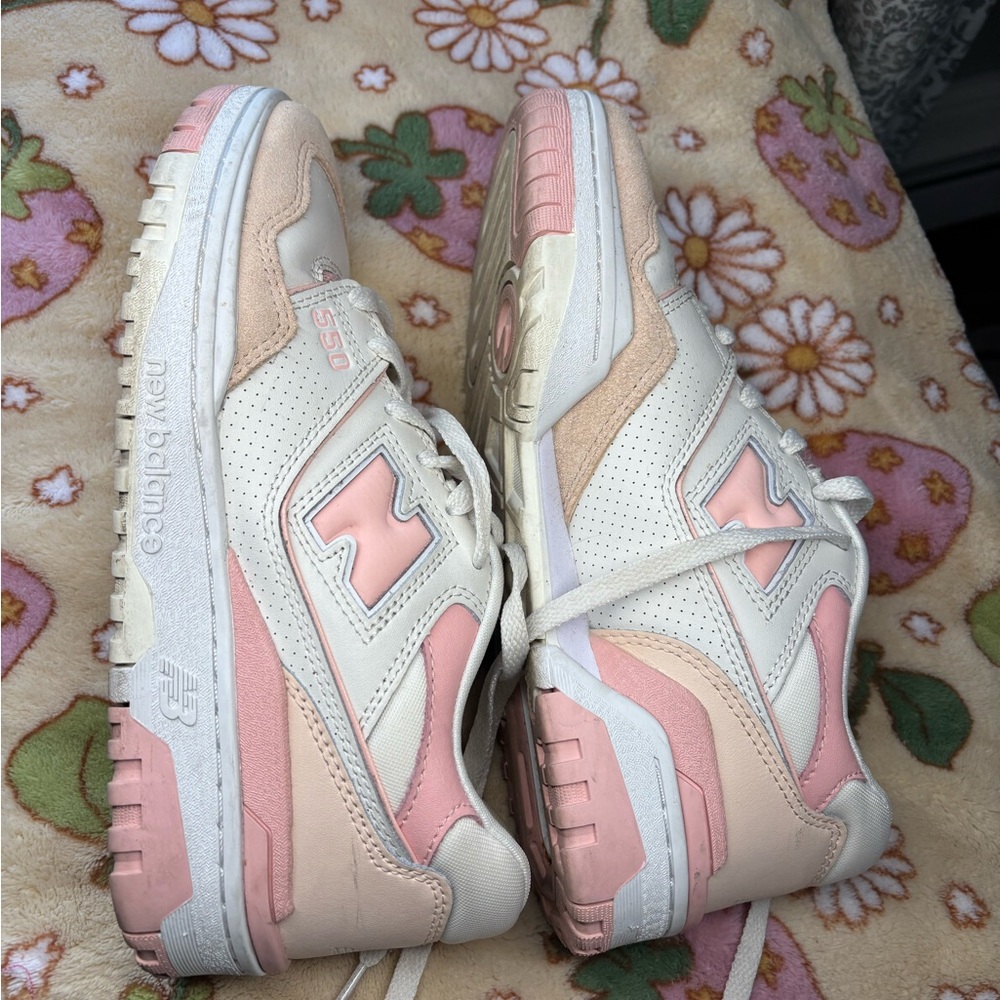New Balance Women's Pink and White Sneakers 550 size 8 women’s US